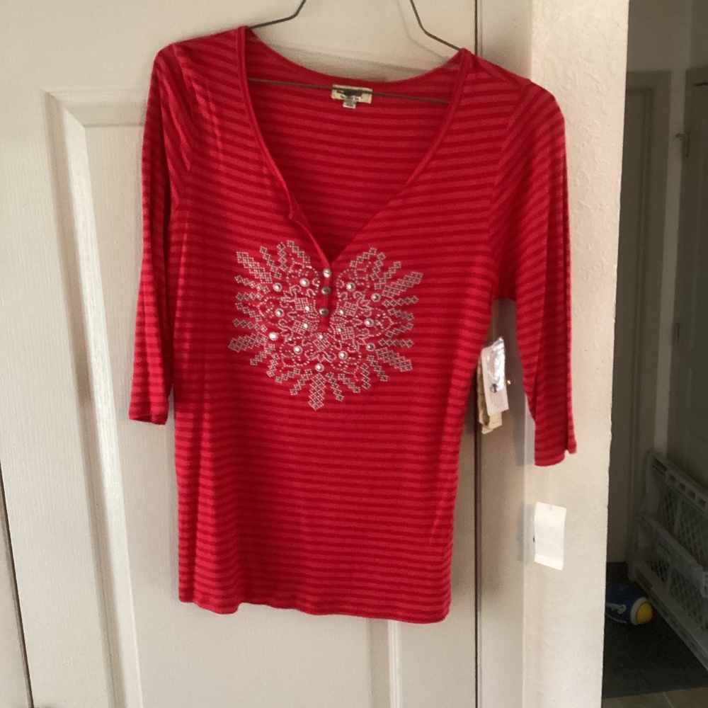One World Women Sz 1X top, red stripes silver decor. 3/4 sleeve.